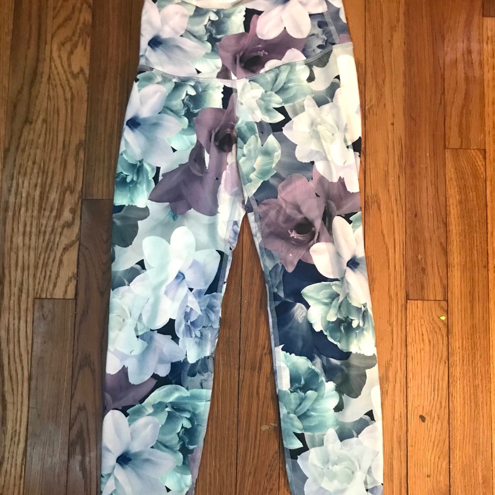 Flower Leggings- like new